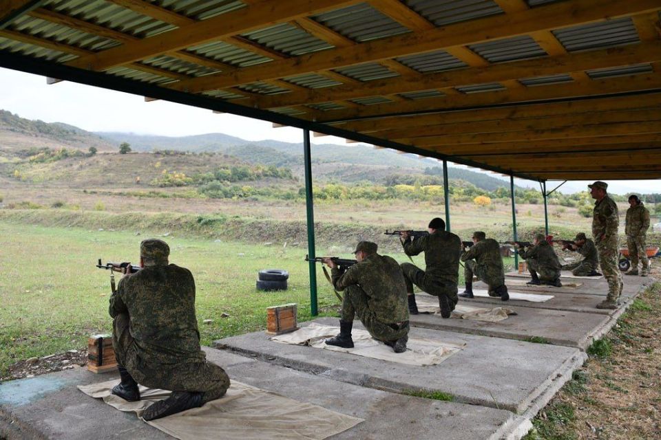 Молодые бойцы батальона спецназ активно совершенствуют навыки огневой подготовки по плану боевой подготовки, утвержденному Министром обороны