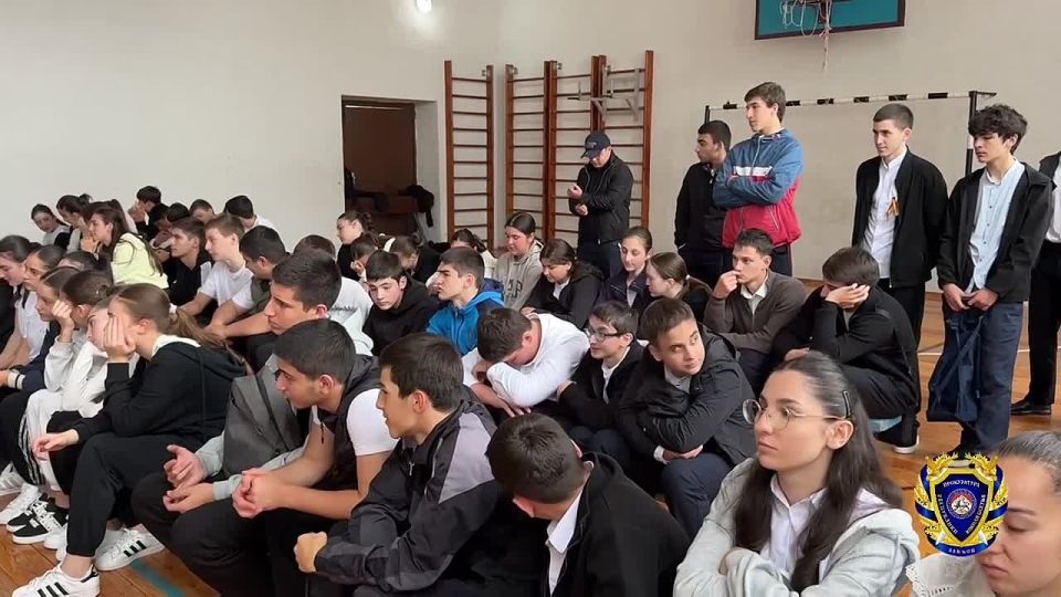 В средней общеобразовательной школе №2 города Цхинвал продолжились лекции по повышению правовой грамотности и профилактике правонарушений среди несовершеннолетних