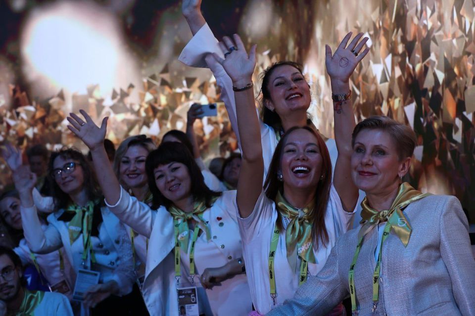 Анна Кузнецова: Награждаем лучших! В Национальном центре «Россия» собрались учителя со всей страны!