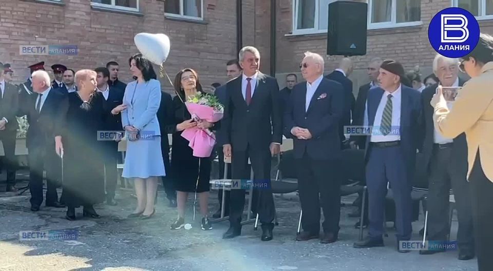 В Алагире отметили 85-летие второй школы