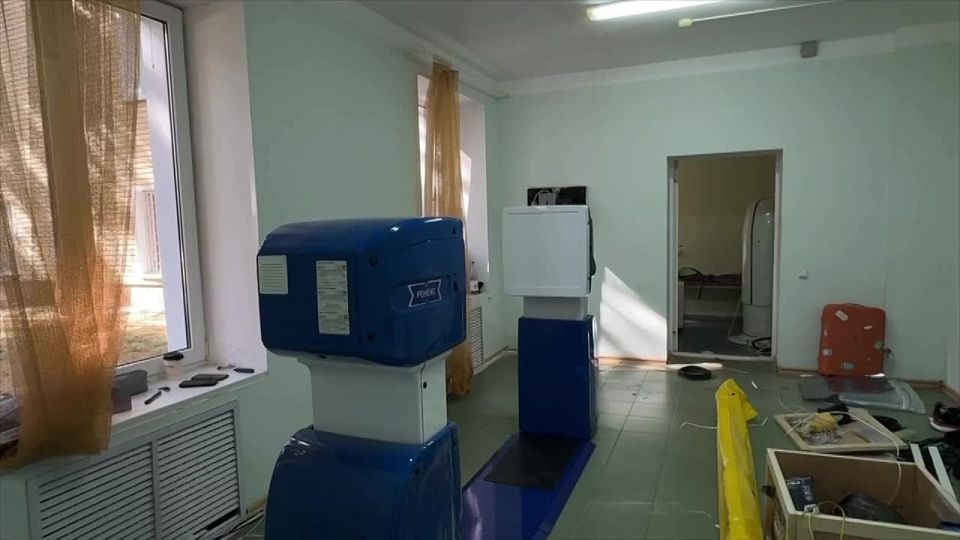 В РММЦ приступили к монтажу нового медицинского оборудования, полученного из России