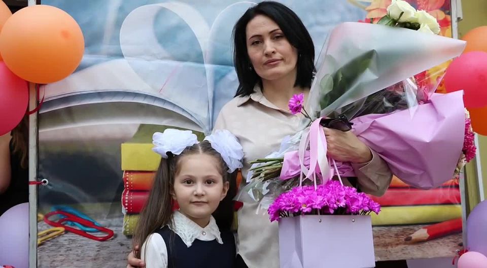 В школе «Эрудит» города Цхинвал состоялось торжественное мероприятие, посвященное Дню учителя