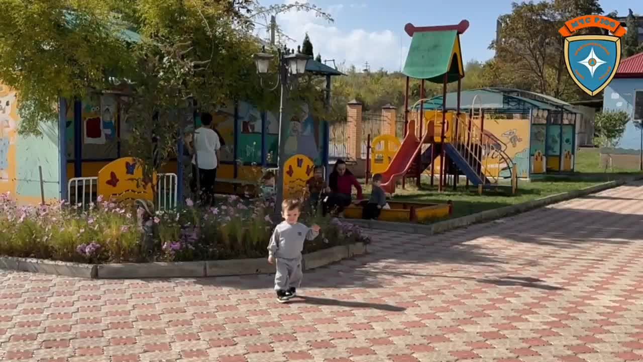 Специалисты отдела надзорной деятельности и профилактической работы МЧС Южной Осетии проводят плановые проверки дошкольных образовательных учреждений на предмет соответствия нормам и требованиям пожарной безопасности