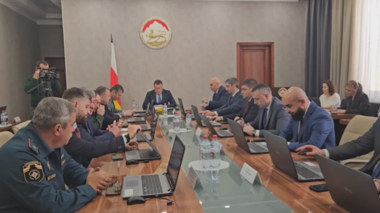 В Южной Осетии проходит заседание правительства