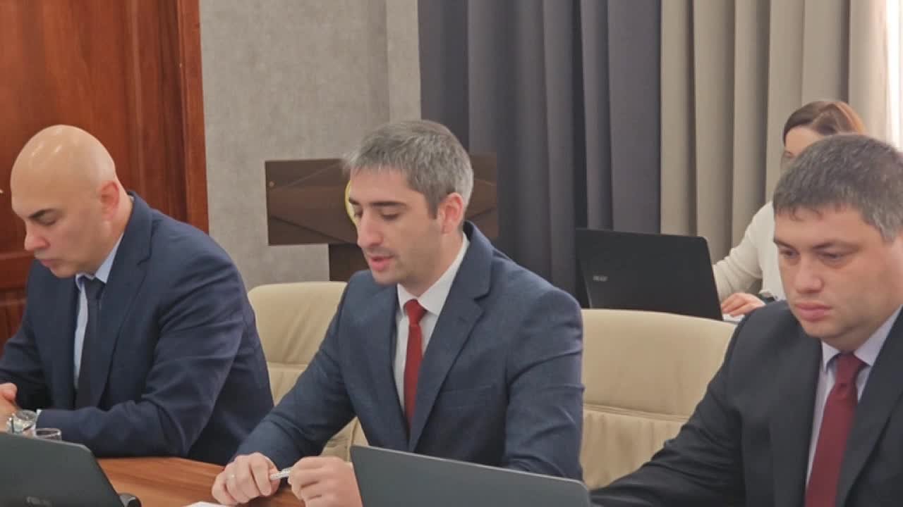На заседании правительства РЮО представлен отчет об исполнении государственного бюджета за первое полугодие 2025 года