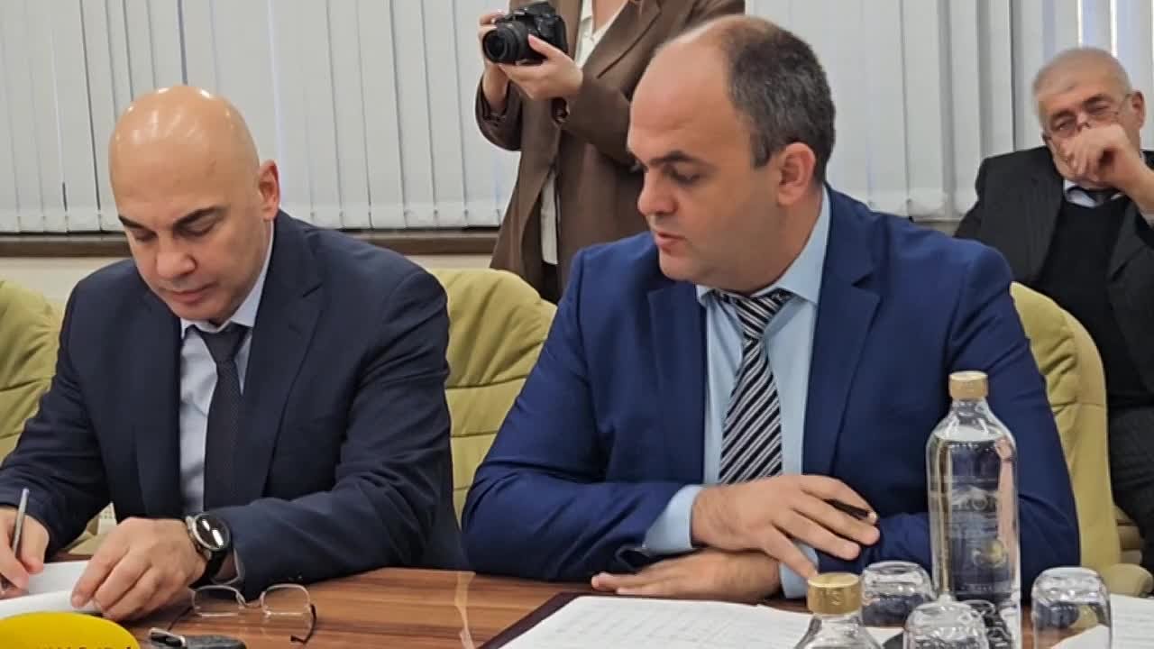 Министр экономики Южной Осетии Сармат Котаев заявил, что новая трехлетняя программа социально-экономического развития республики, разработанная совместно с Минэкономразвития России, направлена на рост ВВП, собственных..