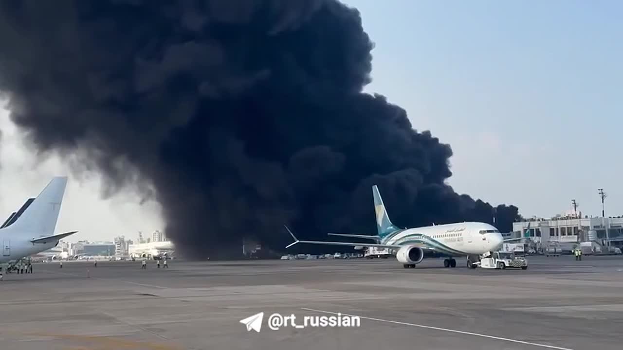 В международном аэропорту Дакки (Бангладеш) произошёл крупный пожар