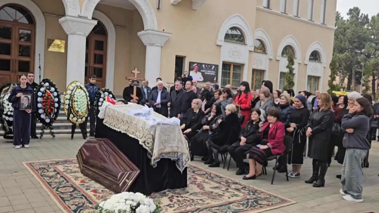 В Южной Осетии проходит церемония прощания с народным артистом Тимуром Харебовым