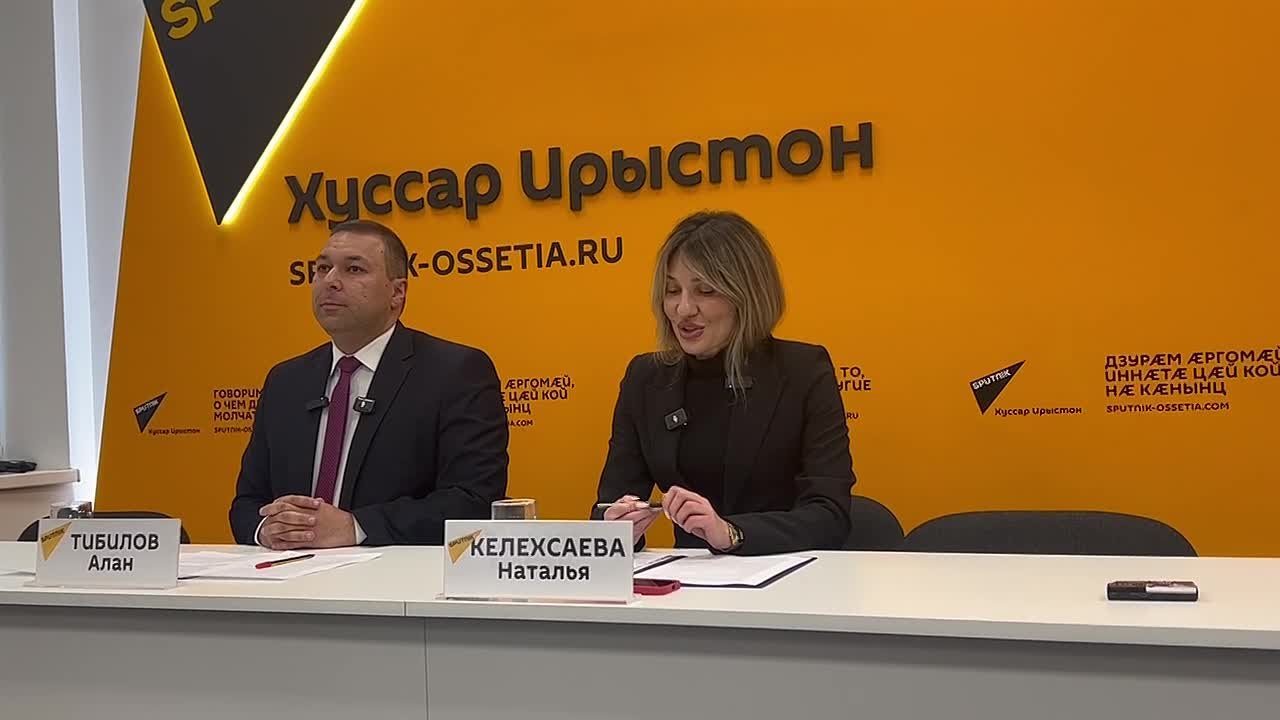 В пресс-центре Sputnik проходит видеомост Москва – Цхинвал на тему: "Общая память, общая Победа: Россия и Южная Осетия в диалоге о будущем"