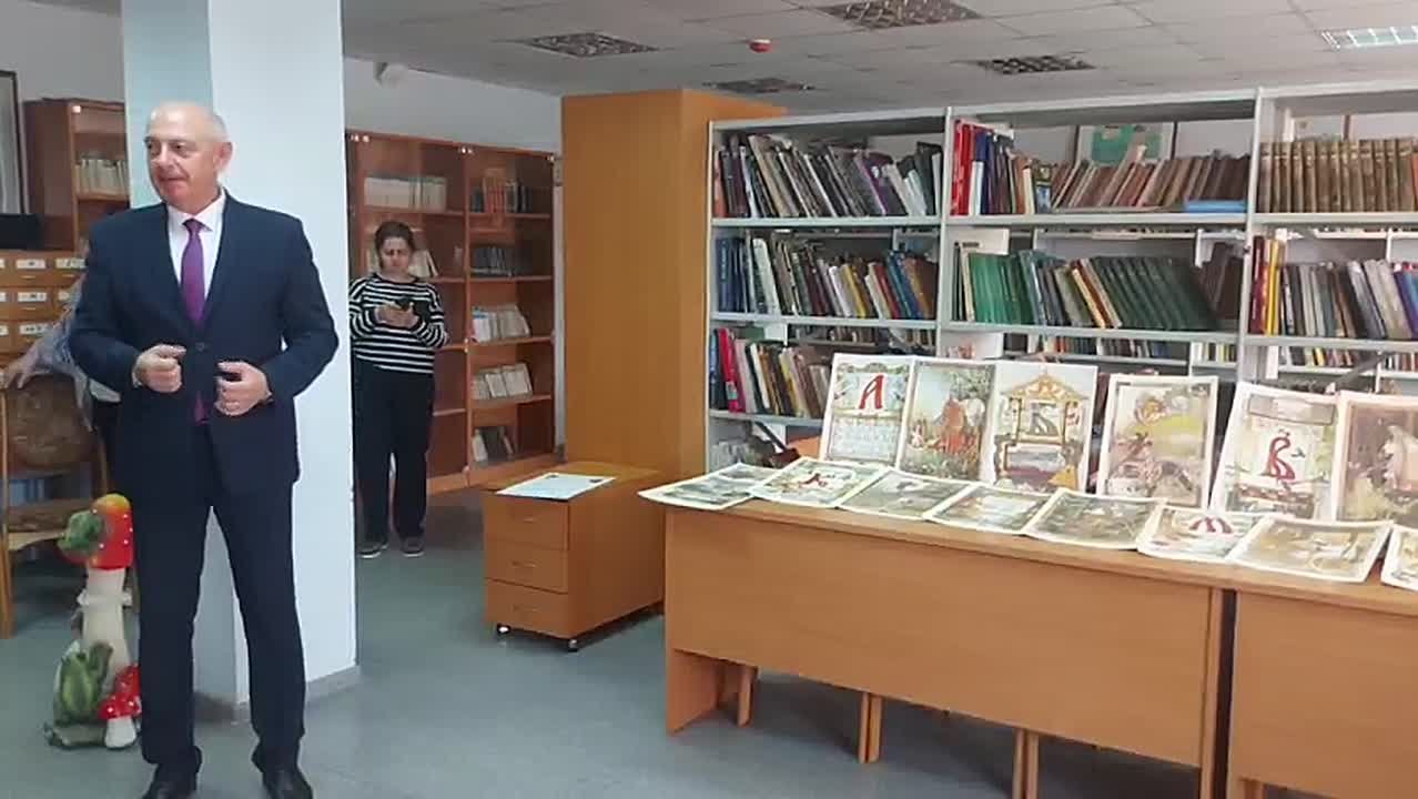 Республиканская детская библиотека Цхинвала пополнилась уникальным изданием – «Азбукой в картинках», переданной в дар Посольством РФ в РЮО и Русским домом в Цхинвале