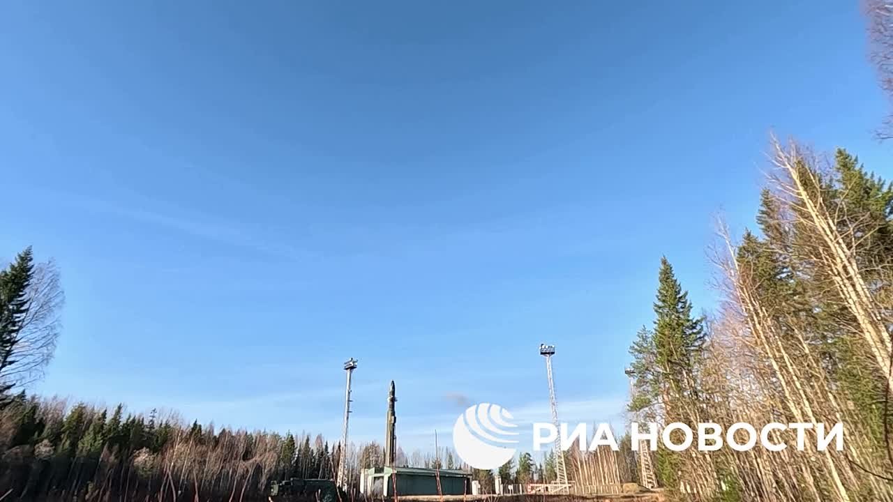 Вот так выглядит пуск межконтинентальной баллистической ракеты "Ярс" – видео с тренировки стратегических ядерных сил России публикует Минобороны