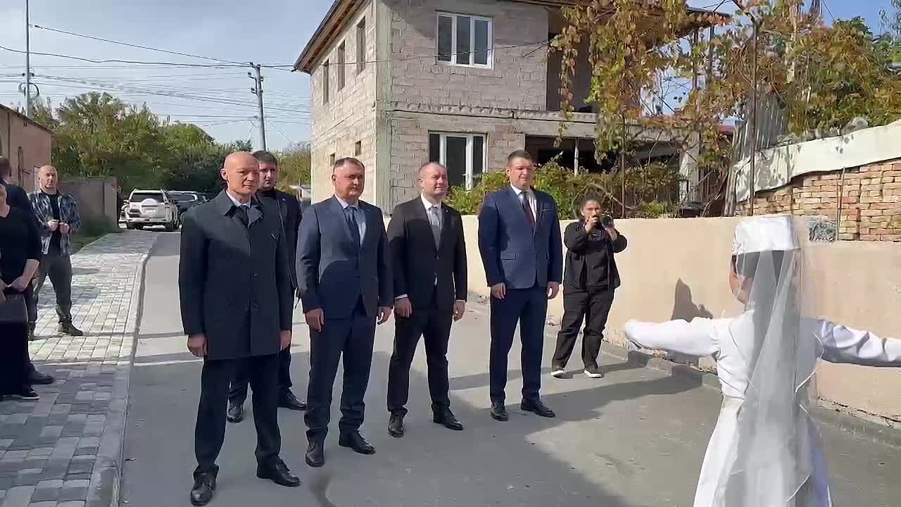 В Цхинвале проходит торжественное открытие детского сада в микрорайоне "ЦАРЗ"