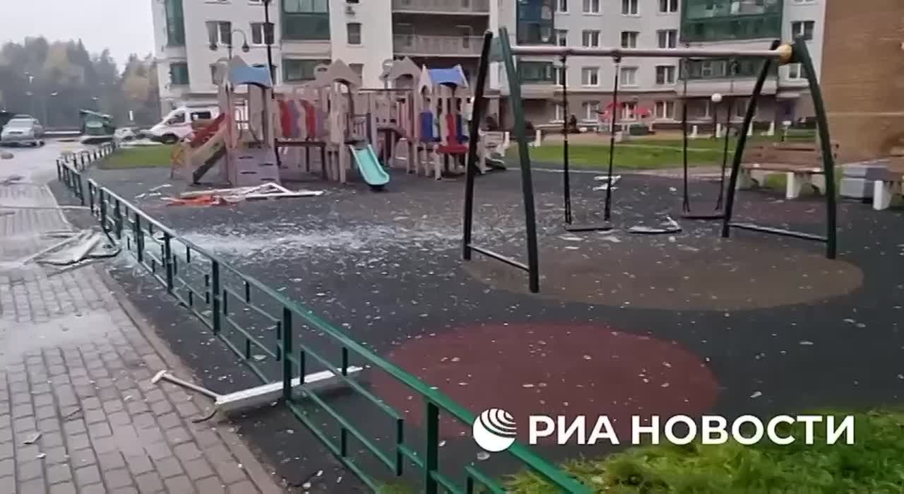 По факту попадания БПЛА в жилой дом в Красногорске возбуждено дело о теракте, сообщает СК