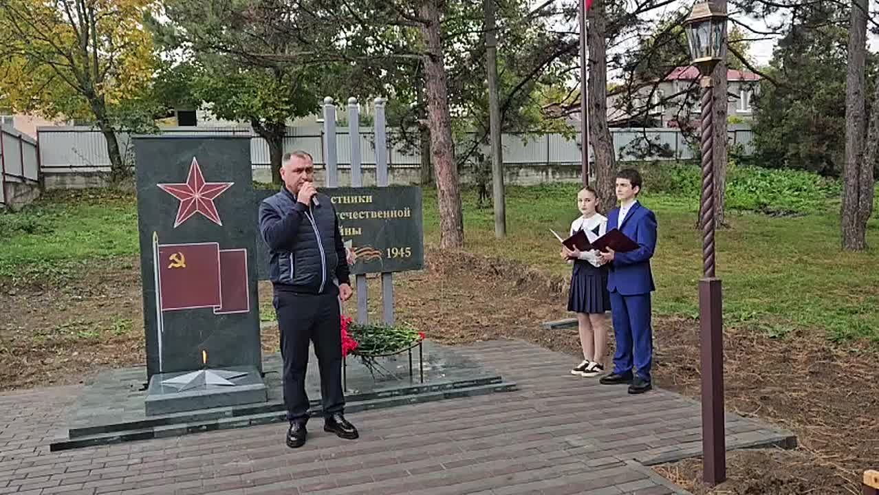 Решение президента РФ Владимира Путина о выделении средств из личного фонда на восстановление памятников и увековечивание памяти участников ВОВ было очень правильным