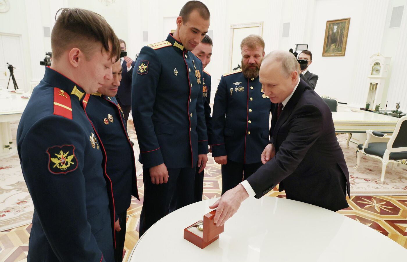 Путин подписал поправки, касающиеся статуса участников СВО