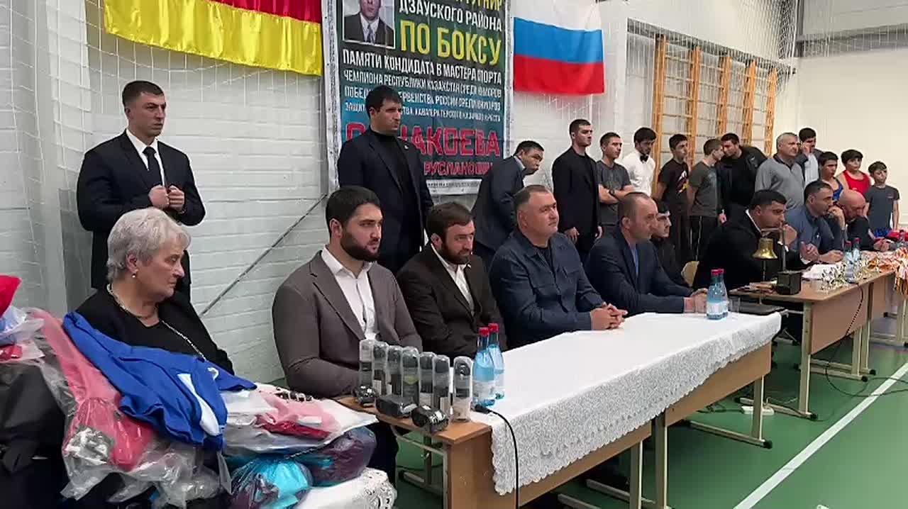 В Дзауском районе стартовал VI октрытый турнир по боксу памяти защитника Южной Осетии, кандидата в мастера спорта России Геннадия Санакоева