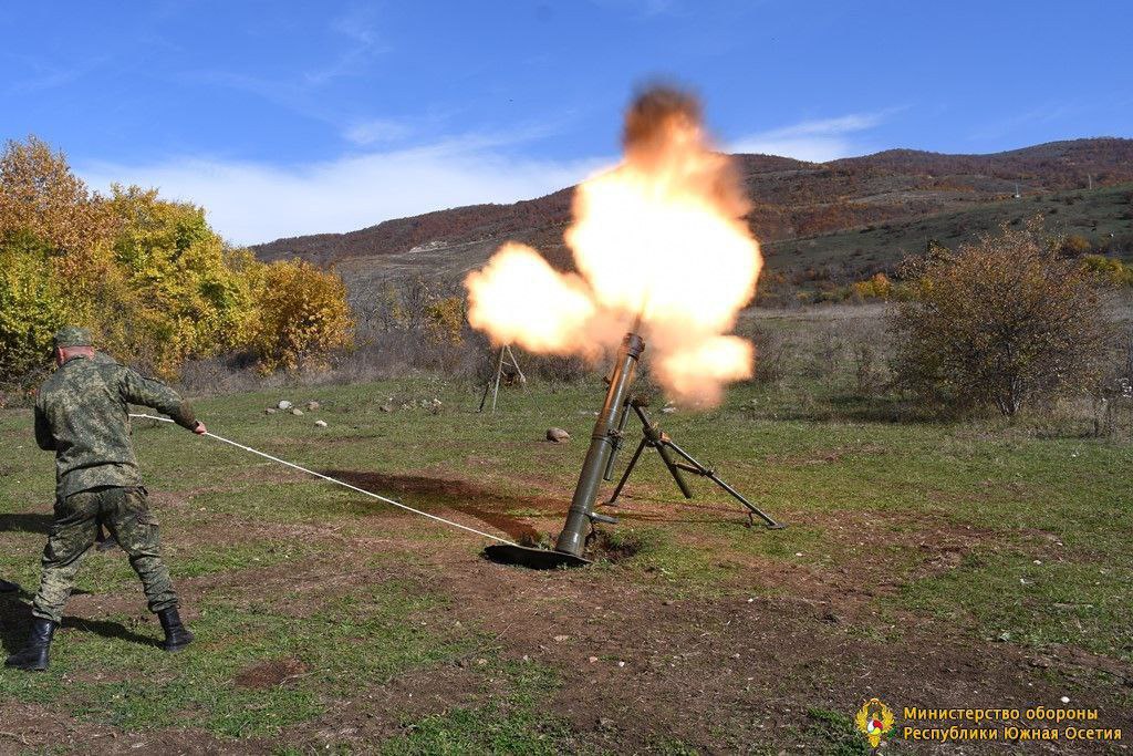 В Южной Осетии артиллеристы-внештатники показали высокую точность на огневой подготовке