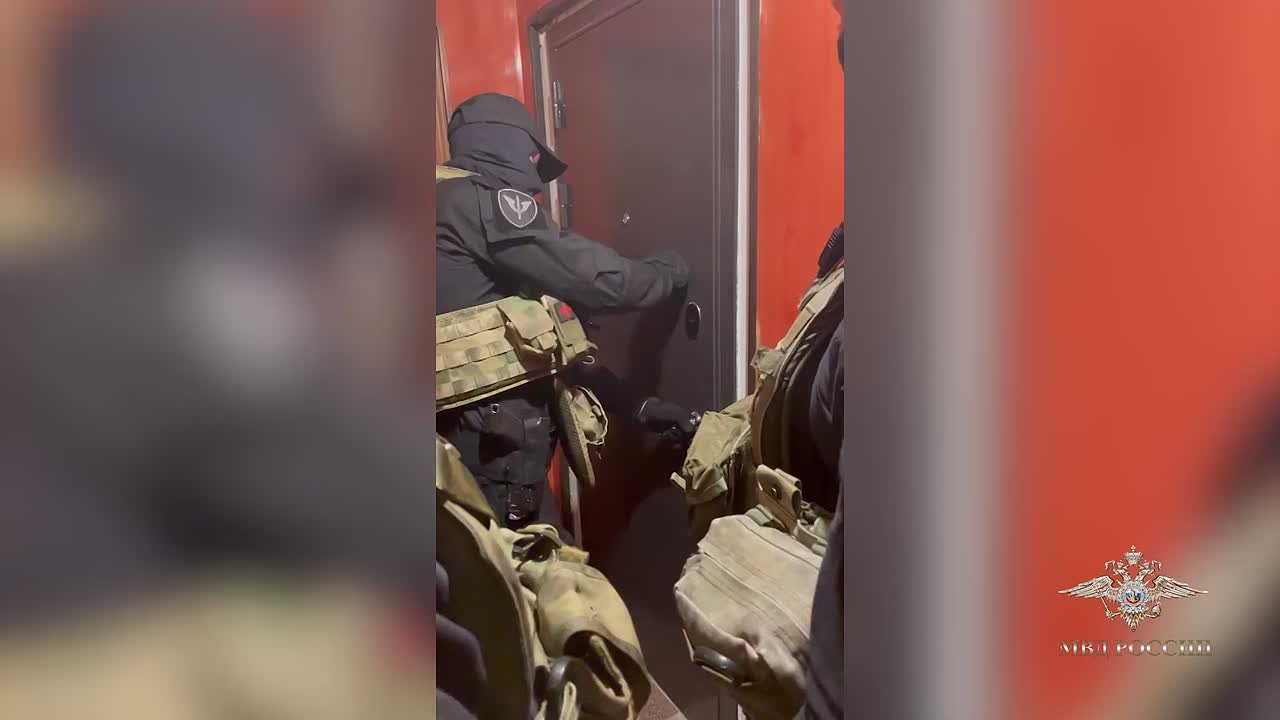 Трое молодых хакеров арестованы за создание вируса "Медуза", предназначенного для кражи данных и информации о криптокошельках