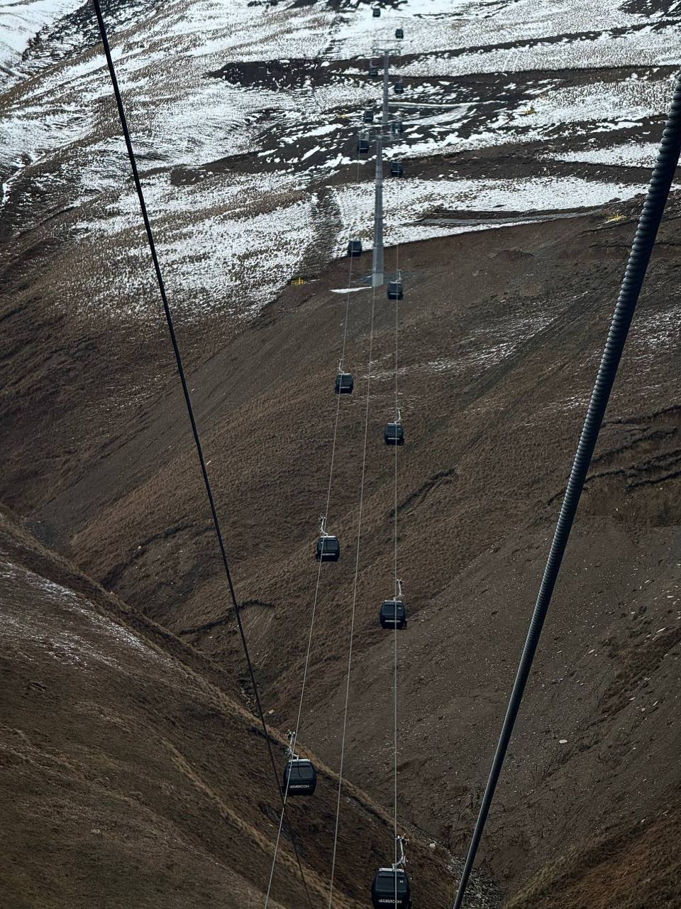 Канатная дорога на "Мамисоне" возобновит работу после закрытия на регламентные работы 1 ноября, сообщается на официальном ресурсе курорта