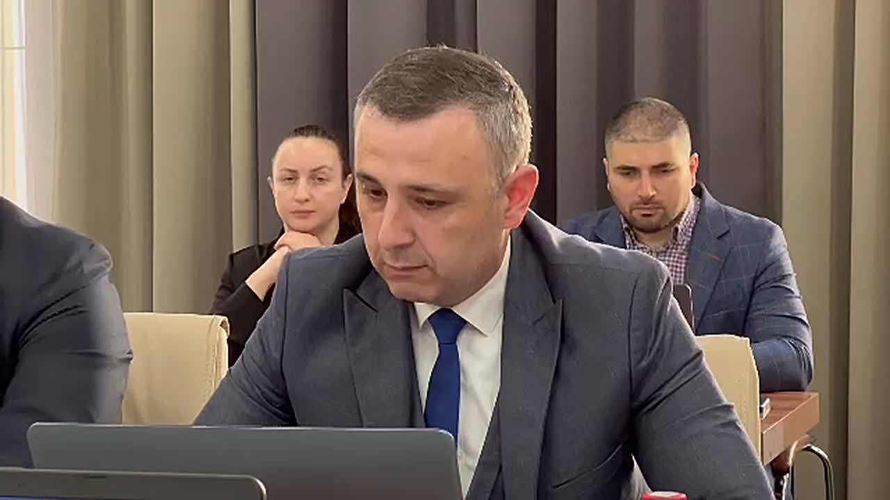 Учителям русского и осетинского языка в Южной Осетии установили ежемесячные надбавки