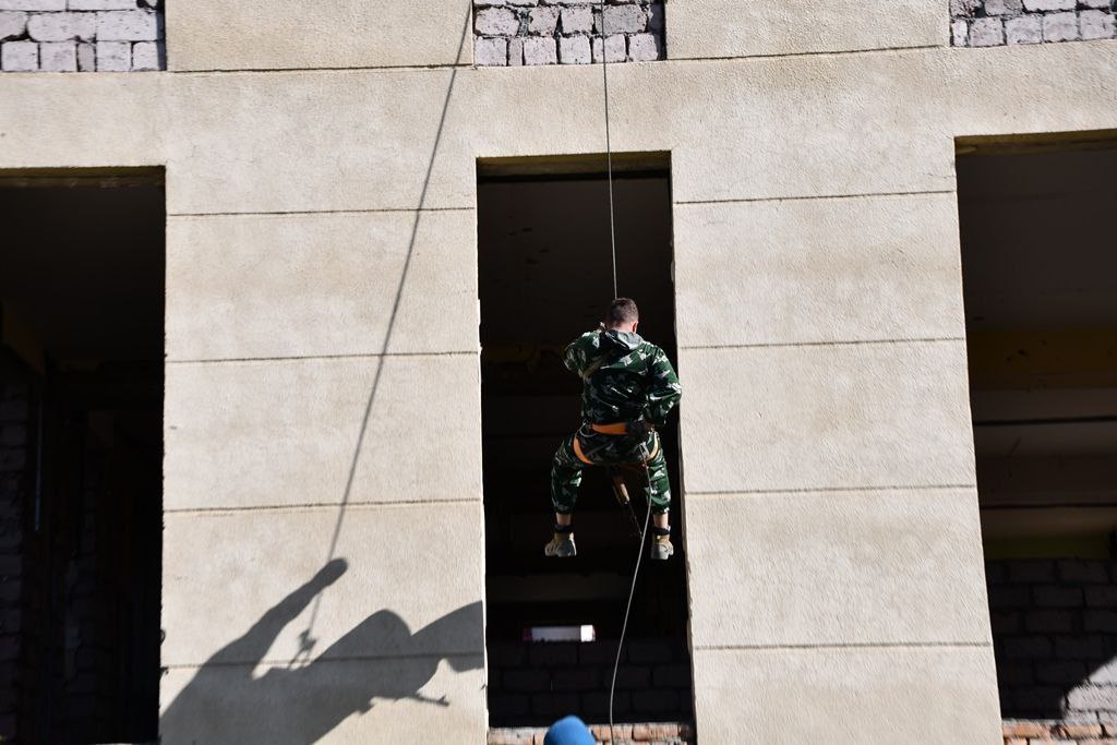 Бойцы спецназа прошли двухдневные испытания на право ношения голубых беретов