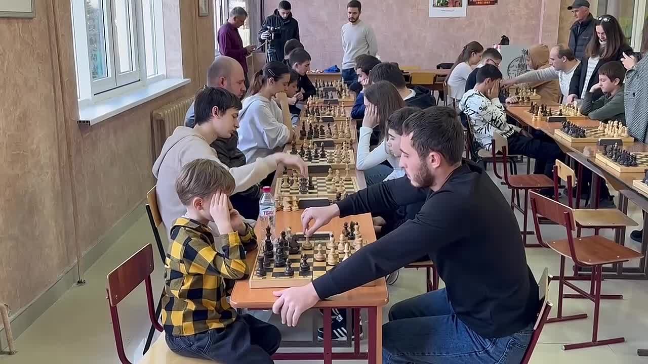 Турнир по быстрым шахматам ко Дню народного единства стартовал в Южной Осетии