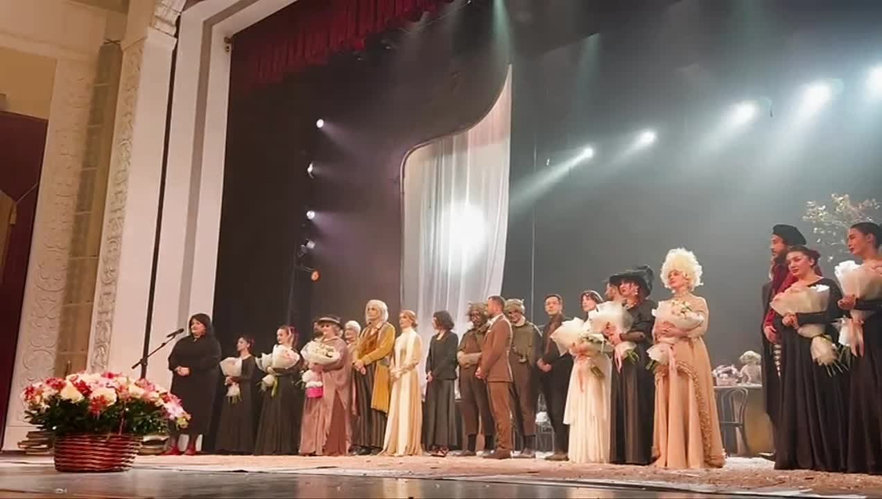 Указом президента Алана Гаглоева, выдающиеся деятели культуры республики были удостоены высших государственных наград за значительный вклад в развитие театрального искусства и плодотворную творческую деятельность