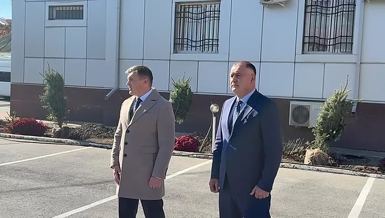 Накануне российского государственного праздника – Дня народного единства, который отмечается 4 ноября, в Цхинвале прошло торжественное мероприятие с участием президента Алана Гаглоева