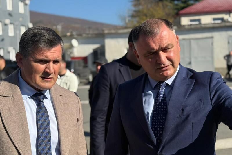 Гаглоев принял участие в закладке новой аллеи в честь Дня народного единства РФ