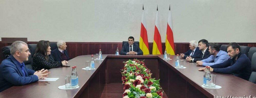 Порядок и сроки выпуска памятных банкнот Банка Алании, а также список выдающихся деятелей, которым они будут посвящены, были обсуждены в ходе заседания рабочей группы