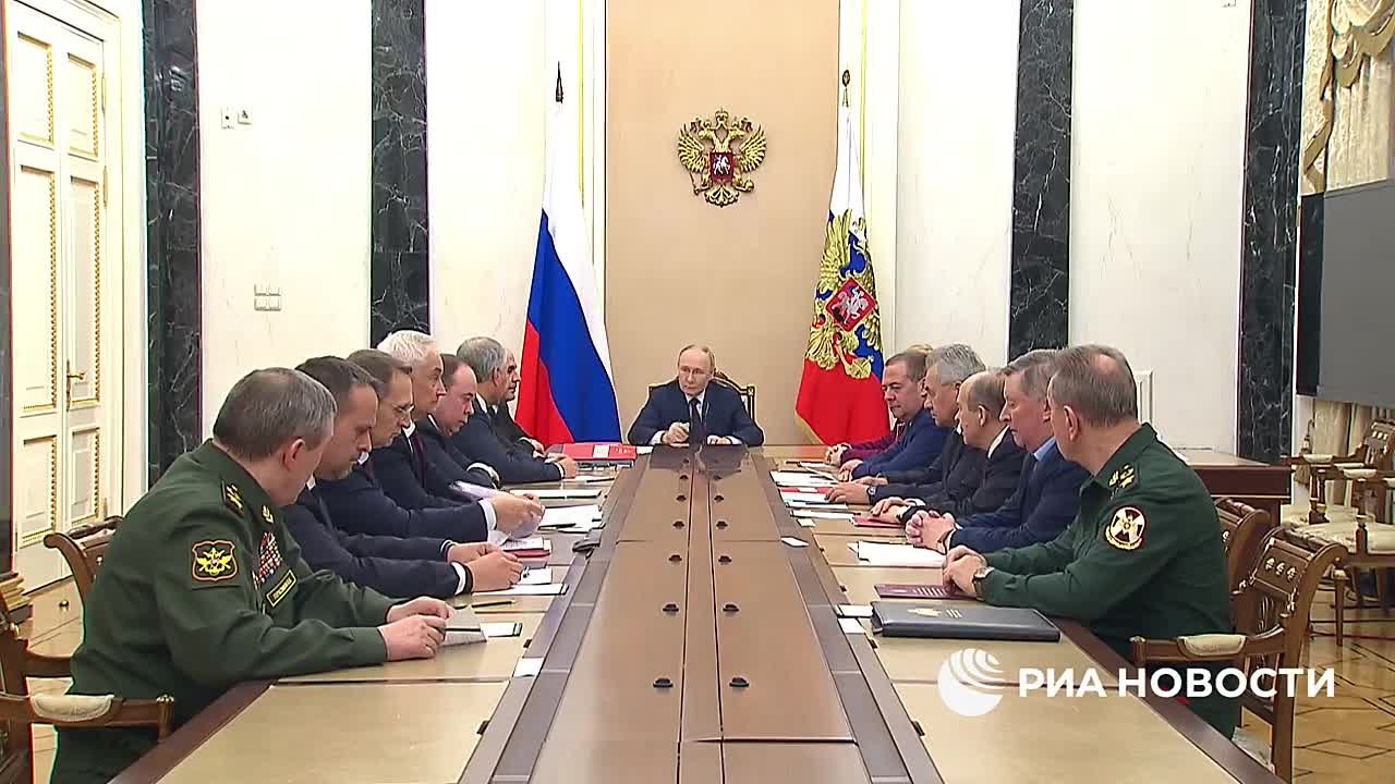 Путин назвал серьезным вопросом ситуацию, связанную с заявлением Трампа о ядерных испытаниях США