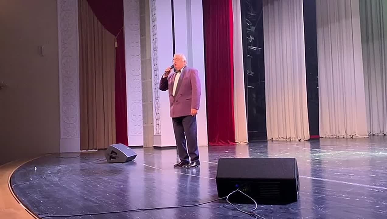 В Цхинвале проходит встреча с известным артистом, музыкантом и продюсером, членом «Народного фронта» Юрием Стрелкиным