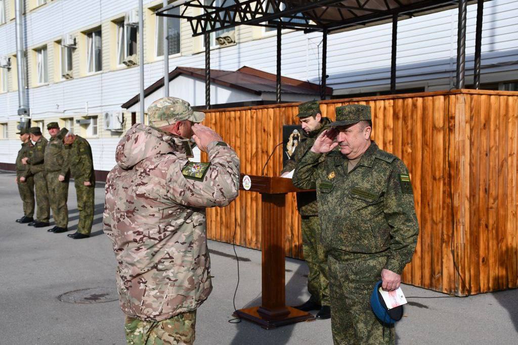 В Минобороны Южной Осетии вручили голубые береты военнослужащим батальона Специального назначения