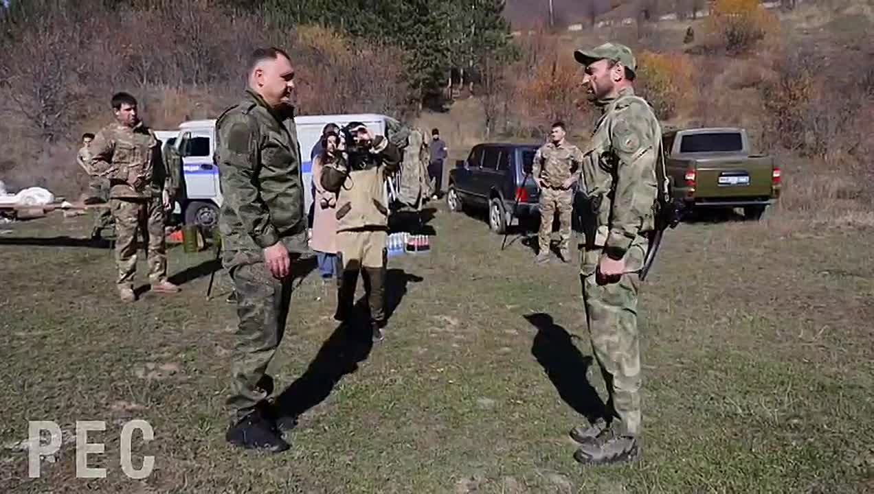 В преддверии Дня милиции, отмечаемого 10 ноября, личный состав Отряда милиции особого назначения имени Вадима Газзаева и бойцы Специального отряда быстрого реагирования (СОБР) криминальной милиции МВД Южной Осетии совершили..