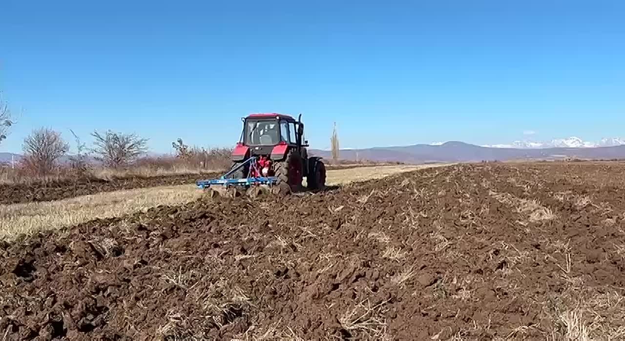 В Южной Осетии активными темпами проводятся осенние полевые работы