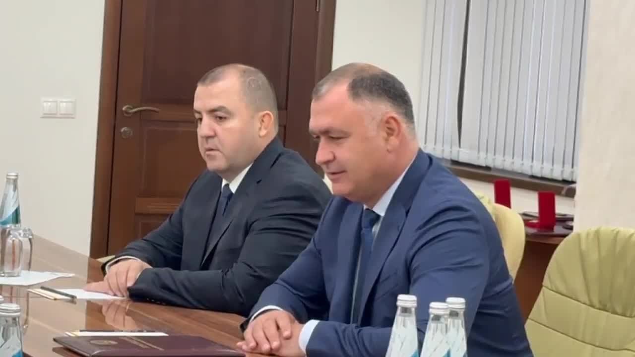 В Цхинвале проходит встреча президента Южной Осетии Алана Гаглоева с делегацией Федеральной таможенной службы (ФТС) России