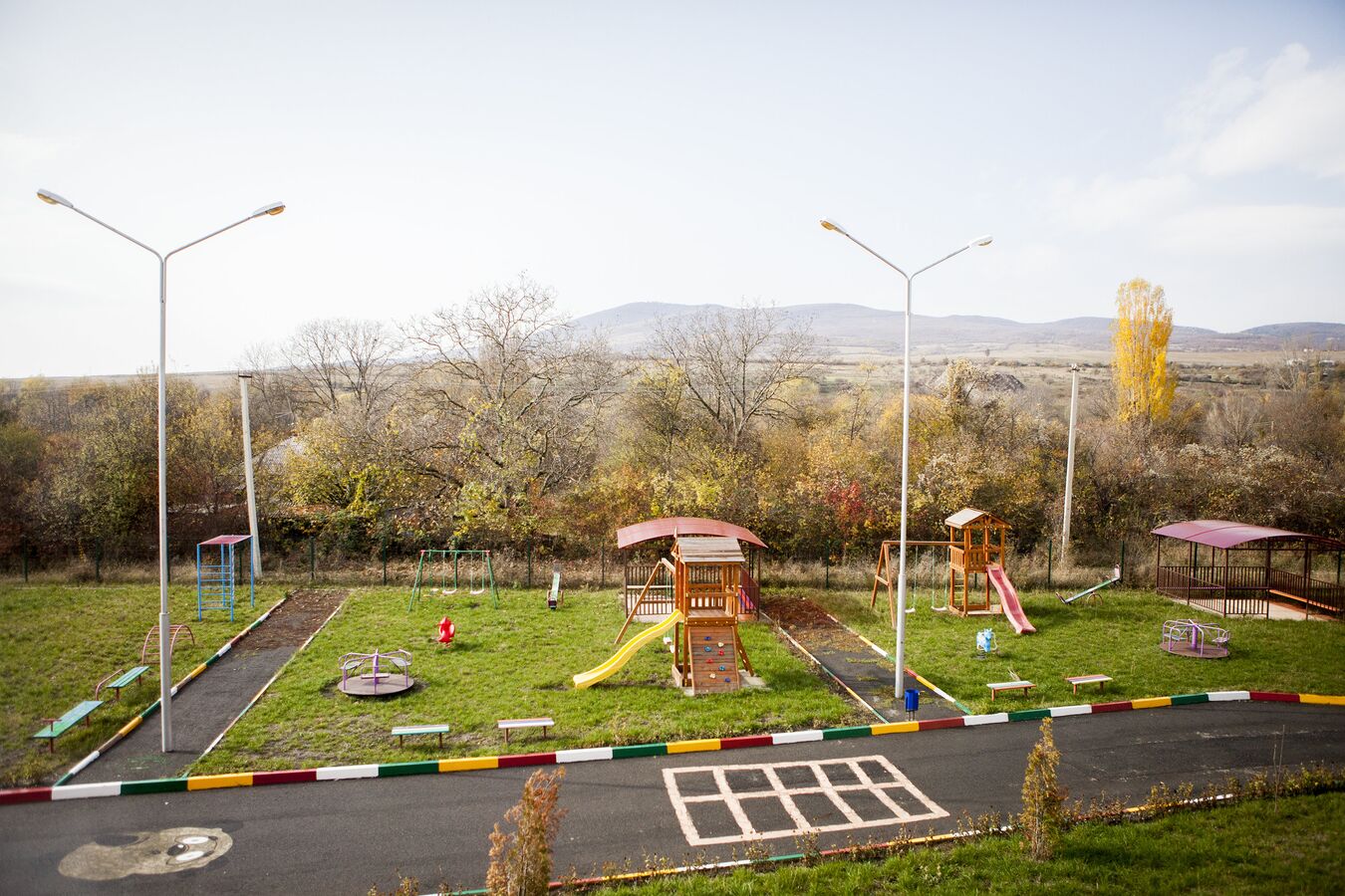 Жители села Зар обратились к президенту за содействием в обустройстве детской площадки