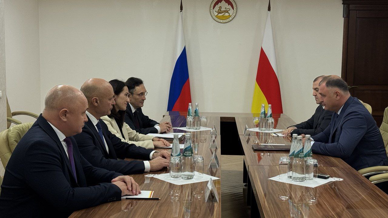 Южноосетинская таможня получает беспрецедентную поддержку от России: Гаглоев на встрече с делегацией ФТС