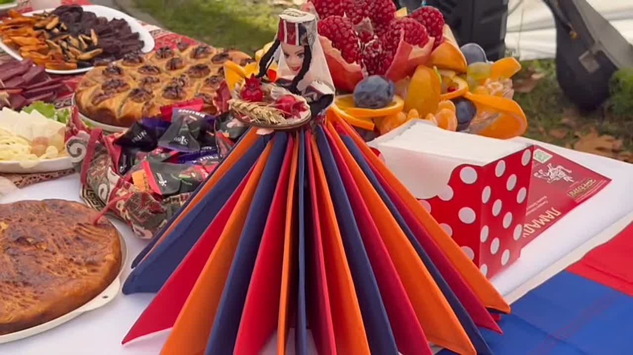 В Северной Осетии проходит выставка-ярмарка "В единой семье народов"