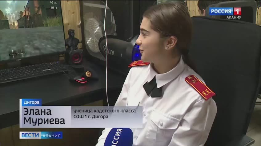 Участник СВО Георгий Гобеев учит школьников Дигоры работе с БПЛА