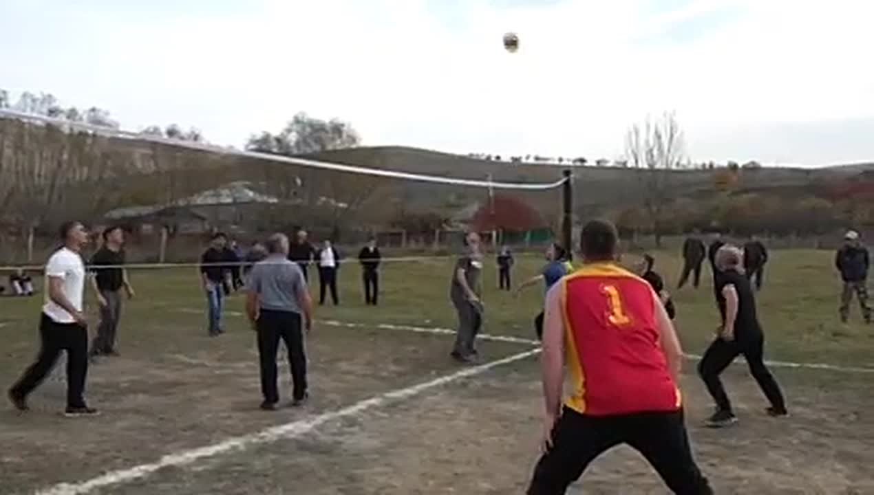 Соревнования по волейболу и армрестлингу прошли в честь юбилей цинагарской школы