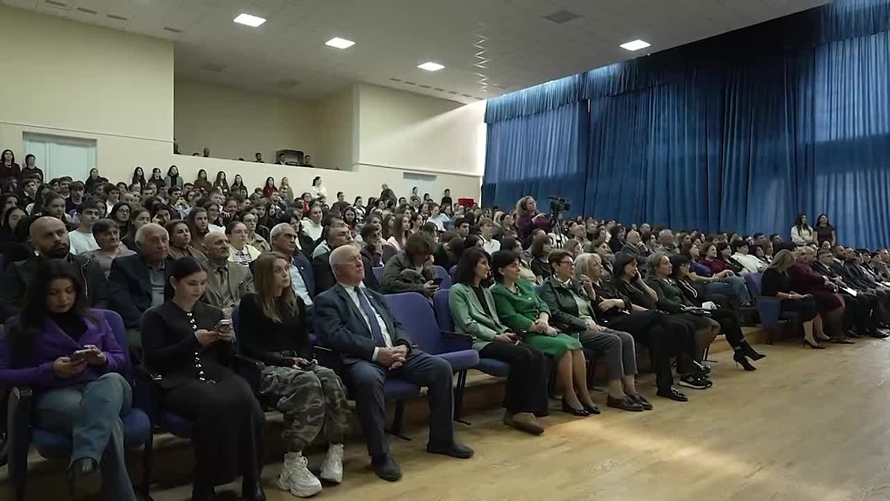 В ЮОГУ прошло торжественное "Посвящение в первокурсники"