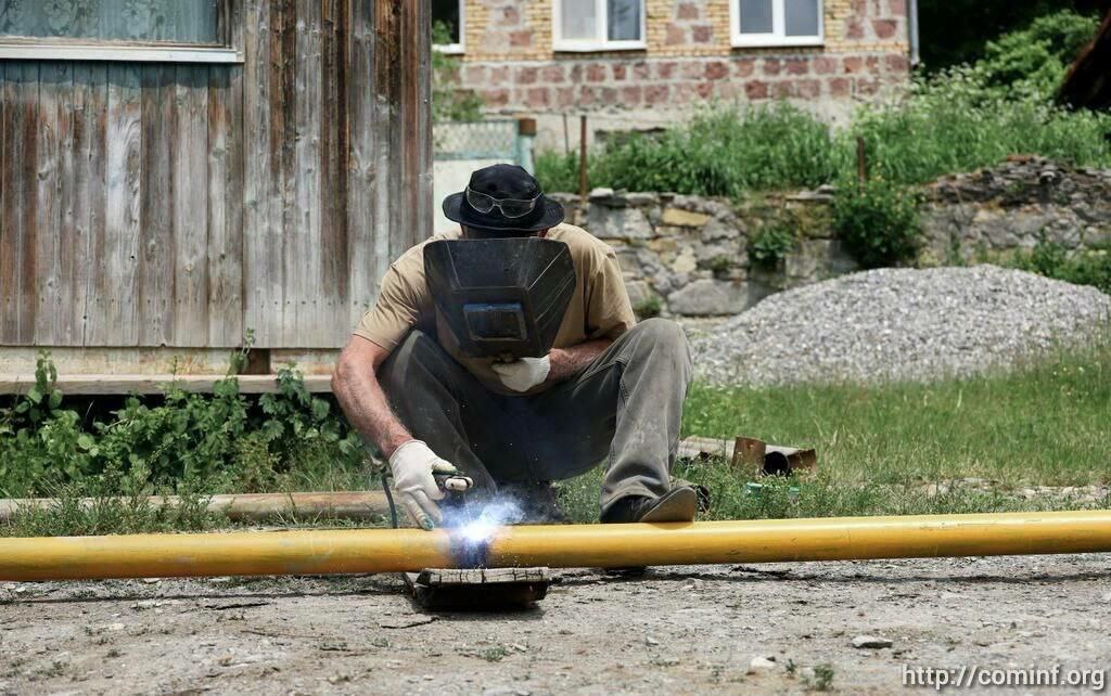 К селу Гуфта Дзауского района республики прокладывают линию газоснабжения