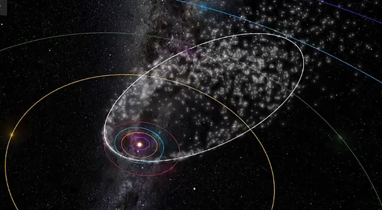 Около 10-20 падающих звезд в час можно будет увидеть предстоящей ночью в небе - Луна не помешает наблюдать за метеорным потоком Леониды