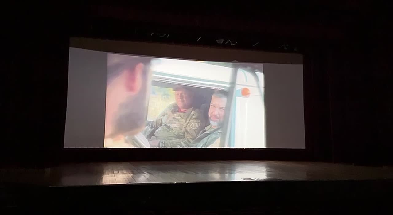 В Цхинвале проходит показ фильма "Свои", посвящённый боевым действиям на Запорожском направлении