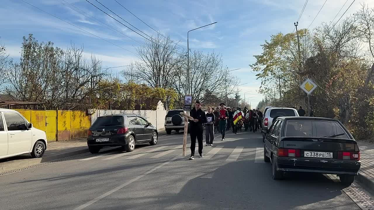 В Цхинвале состоялось прощание с Сосланом Козаевым, известным по позывному «Барс», который героически погиб при исполнении воинского долга в зоне специальной военной операции
