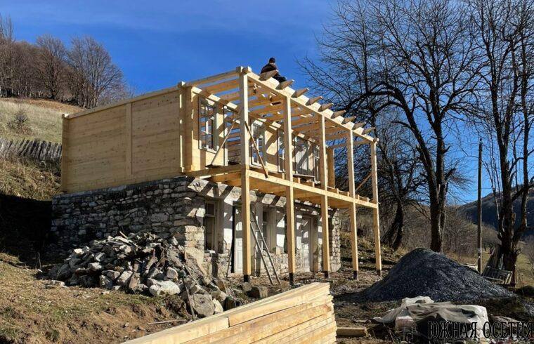 В Замтарет восстанавливают дом Нафи Джусойты и Таймураза Хаджеты