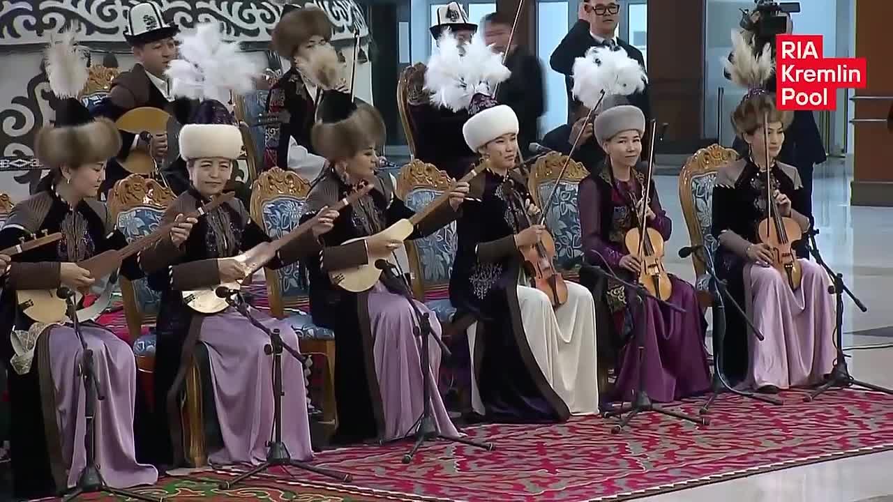 Путин прилетел в Кыргызстан с трехдневным визитом