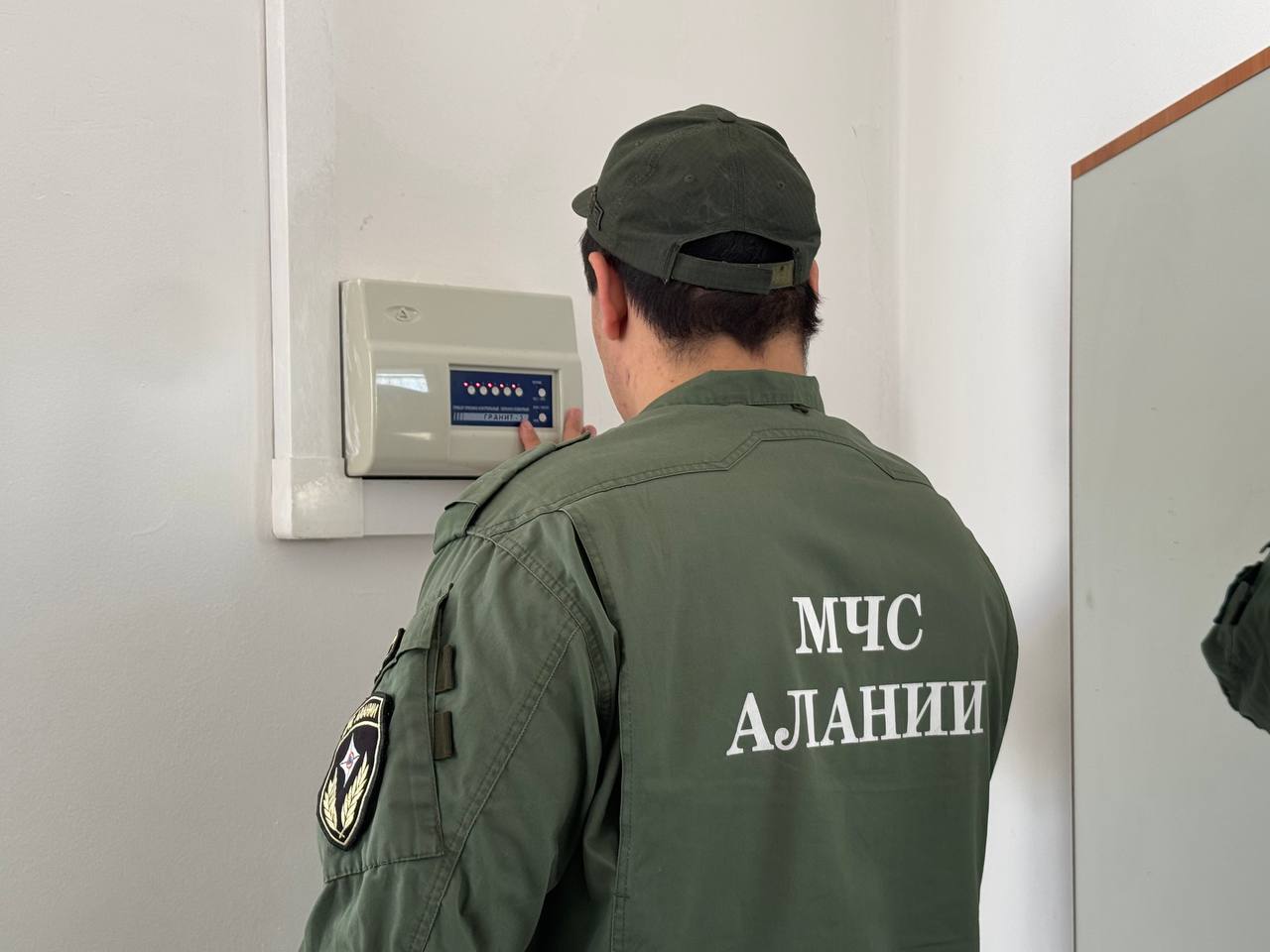 В Кадетской школе Минобороны Южной Осетии состоялось тренировочное мероприятие по сценарию «Эвакуация учащихся и персонала из здания образовательного учреждения при возникновении пожара»