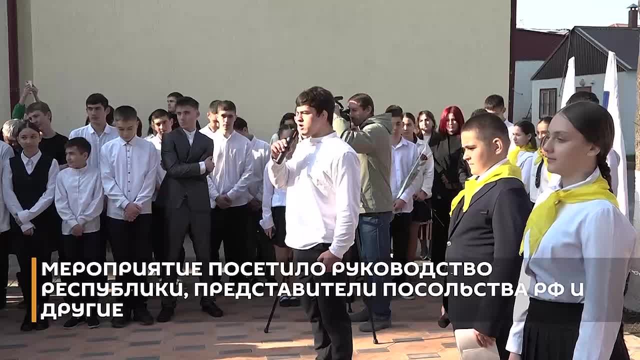 Награды учителям и реставрация памятника: как в Цхинвале отметили 55-летие школы №11